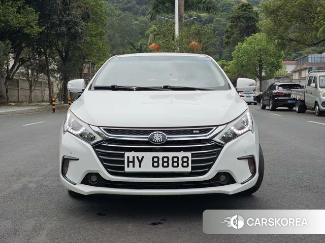 BYD Qin DM 2018 Белый из Китая