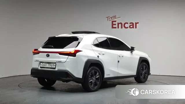 Lexus UX250h 2019 Белый из Кореи