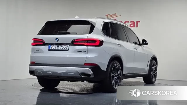 BMW X5 (G05) 2023 Белый из Кореи