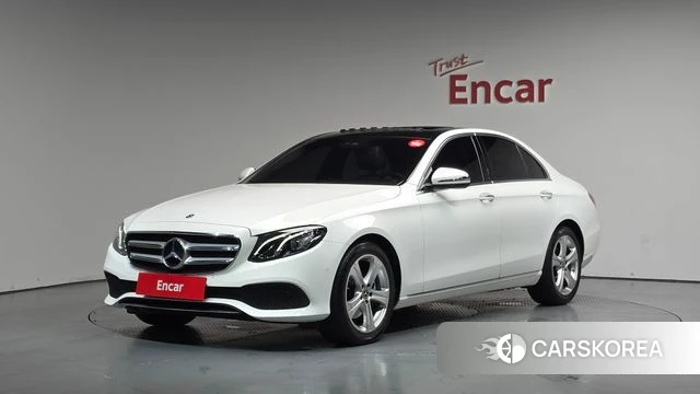 Mercedes-Benz E-Class W213 2018 Белый из Кореи