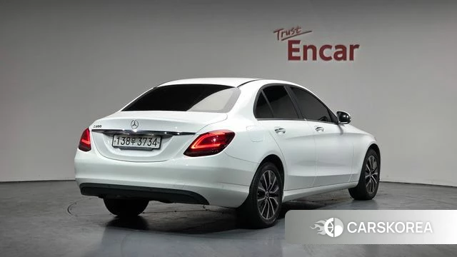 Mercedes-Benz C-Class W205 2020 Белый из Кореи