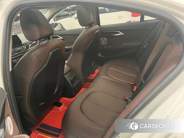 BMW 1 series 2023 Белый из Китая
