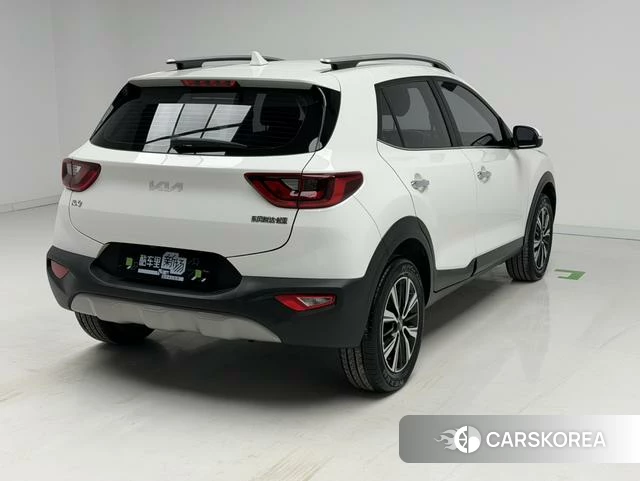 Kia Yi Ran 2022 Белый из Китая