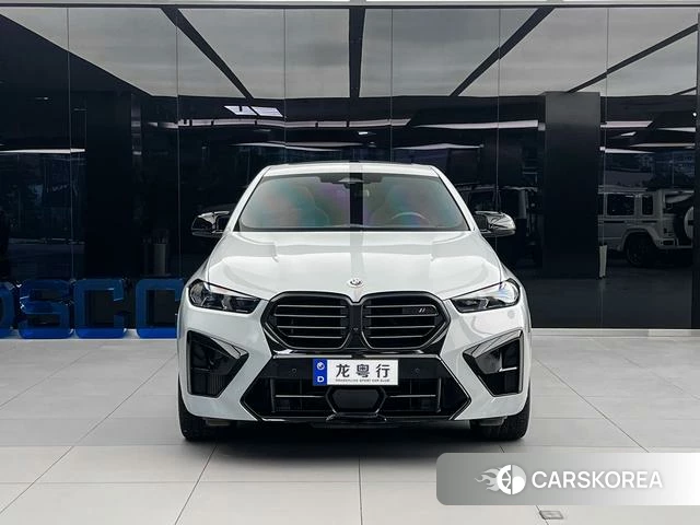 BMW X6 M 2024 Серебристо-серый из Китая