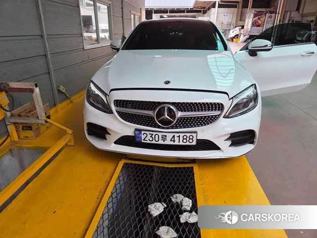 Mercedes-Benz C-Class W205 2023 Белый из Кореи