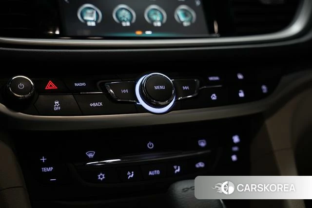 Buick Yinglang 2019 Белый из Китая