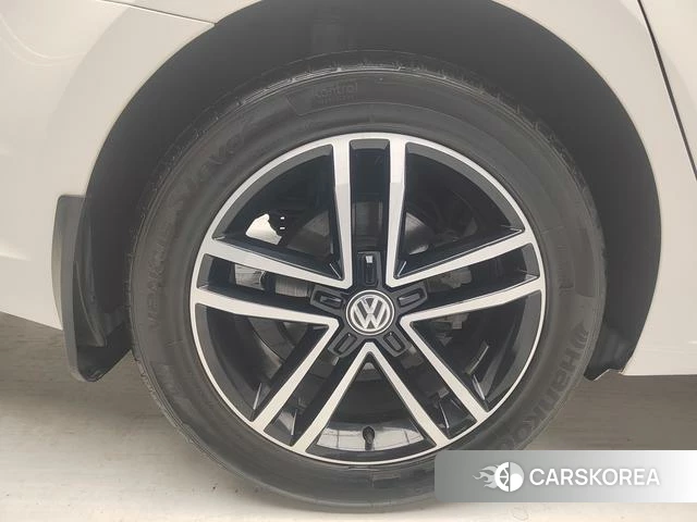 Volkswagen Lingdu 2021 Белый из Китая