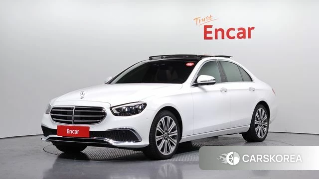 Mercedes-Benz E-Class W213 2021 Белый из Кореи