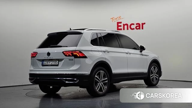 Volkswagen Tiguan second Generation 2023 Белый из Кореи