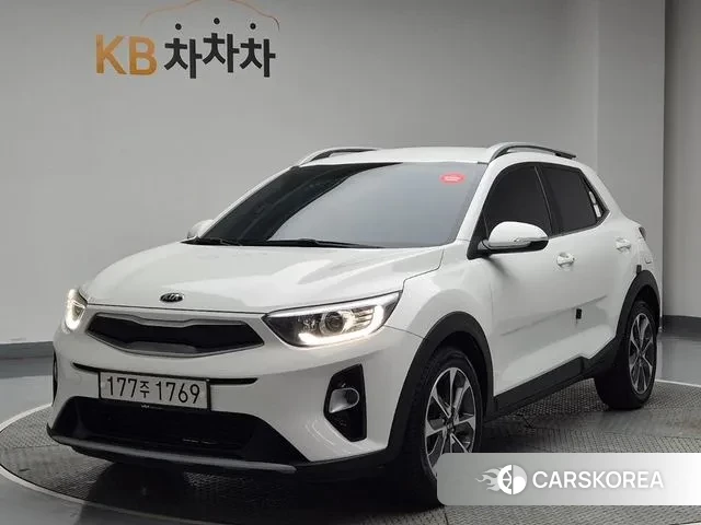 Kia Stonic 2020 Белый из Кореи