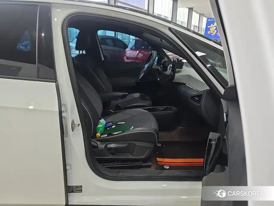 Volkswagen ID.3 2023 Белый из Китая