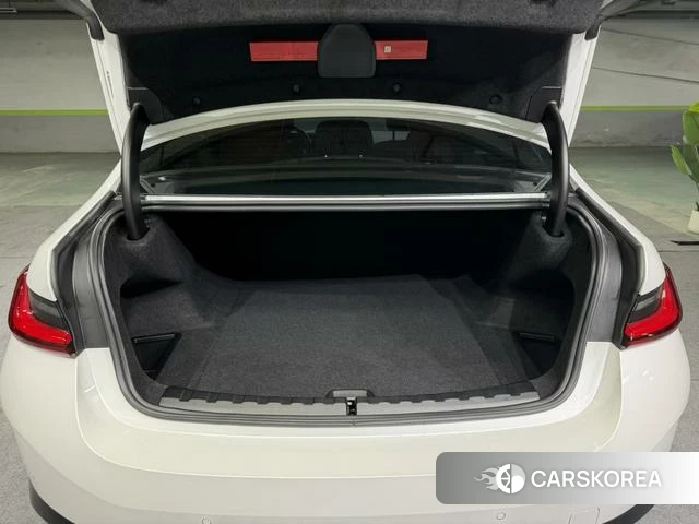 BMW i3 2024 Белый из Китая