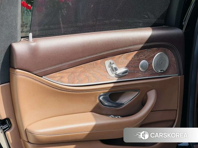 Mercedes-Benz E-class 2022 Черный из Китая