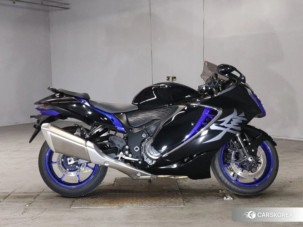 Проданный Suzuki GSX1300R HAYABUSA 2023 из Японии