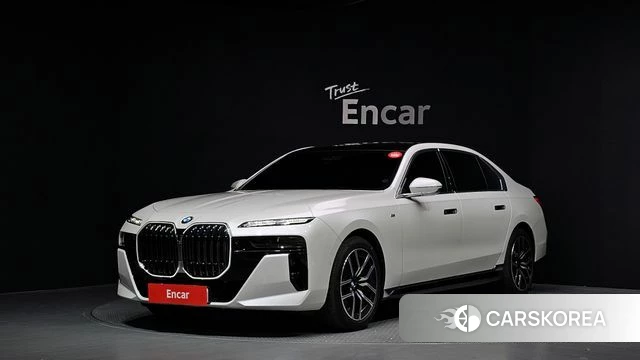BMW 7 Series (G70) 2023 Белый из Кореи