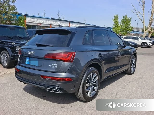 Audi Q5L 2024 Темно-серый из Китая