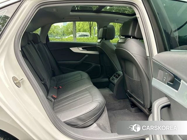 Audi A4L 2021 Белый из Китая