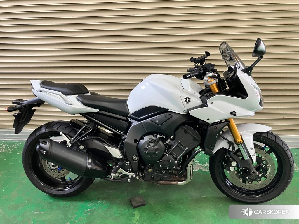 Проданный Yamaha FZ1 FEATHER 2013 из Японии