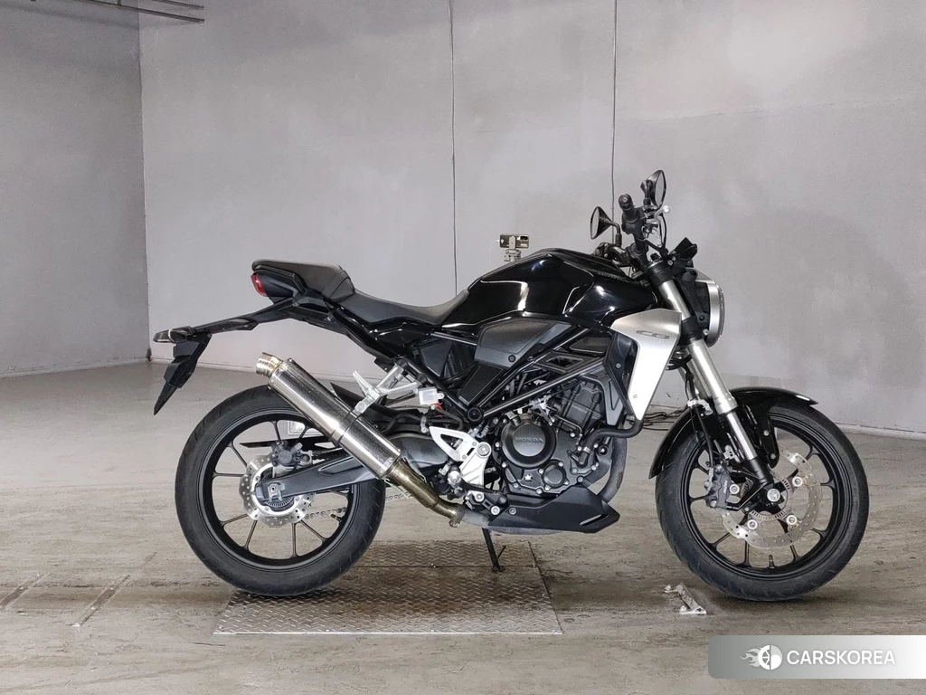 Проданный Honda CB250R 2018 из Японии