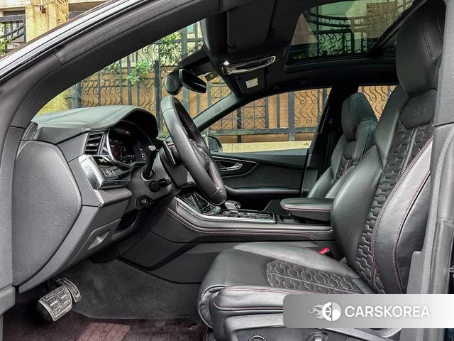 Audi RS Q8 2021 Черный из Китая