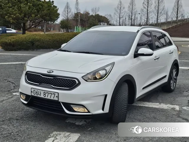 Kia Niro 2018 Белый из Кореи