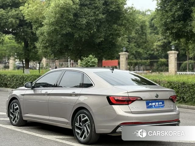 Volkswagen Sagitar 2024 Серебристо-серый из Китая