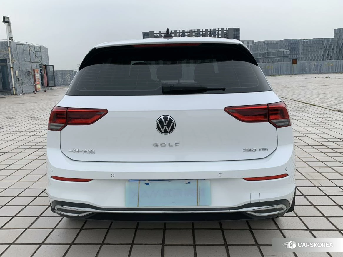Volkswagen Golf 2021 Белый из Китая