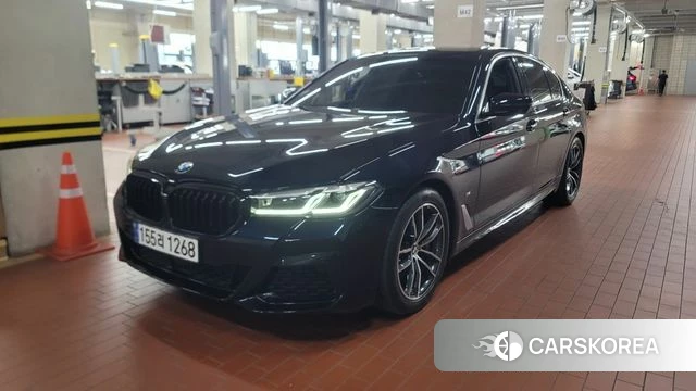 BMW 5 Series (G30) 2023 Черный из Кореи