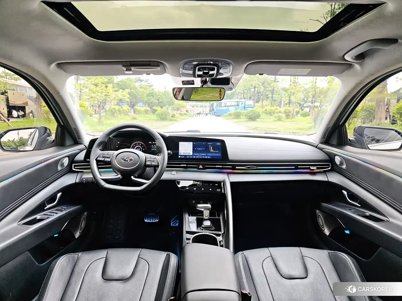 Hyundai Elantra 2022 Белый из Китая