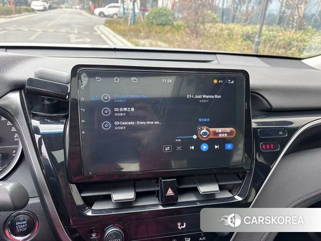 Toyota Camry 2023 Серебристо-серый из Китая