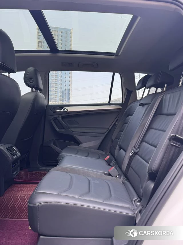 Volkswagen Tiguan L 2019 Белый из Китая
