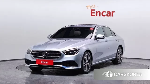 Mercedes-Benz E-Class W213 2022 Серебристо-серый из Кореи