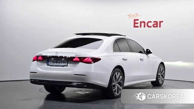Mercedes-Benz E-Class W214 2024 Белый из Кореи