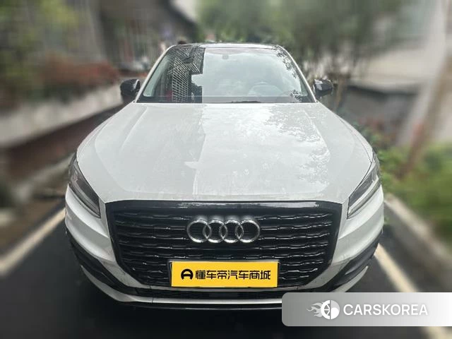 Audi Q2L 2021 Белый из Китая