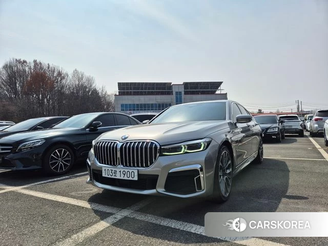 BMW 7 Series (G11) 2020 Серебристо-серый из Кореи