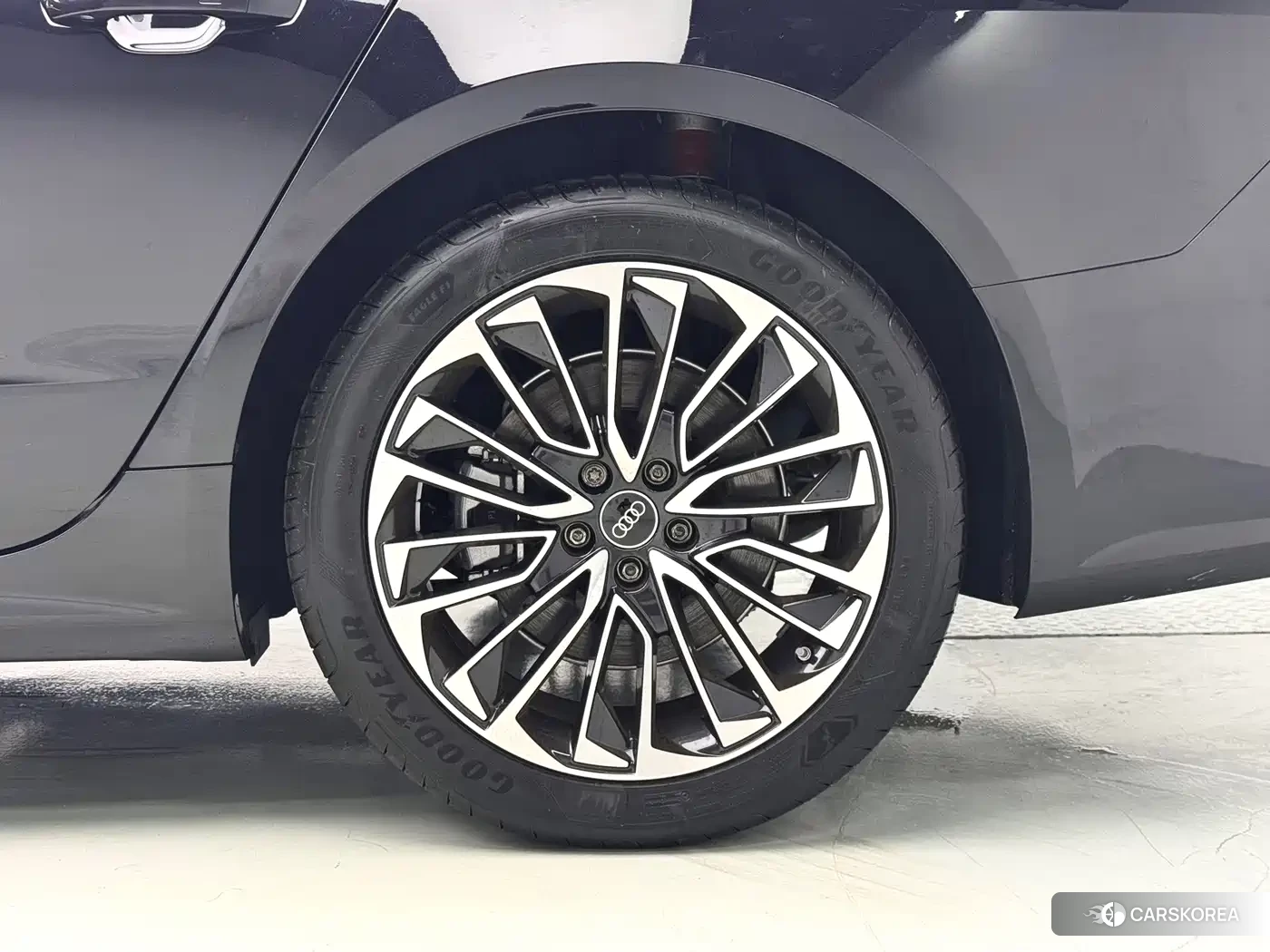 Audi A7L 2026 Черный из Китая