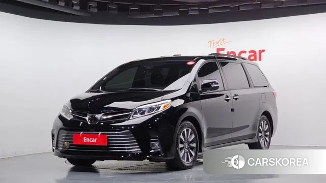 Toyota Sienna 2018 Черный из Кореи