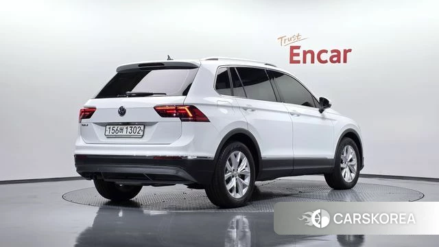 Volkswagen Tiguan second Generation 2020 Белый из Кореи