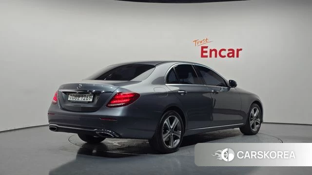 Mercedes-Benz E-Class W213 2020 Серый из Кореи