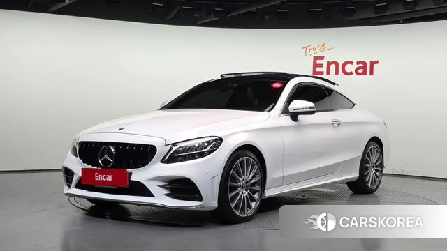 Mercedes-Benz C-Class W205 2019 Белый из Кореи