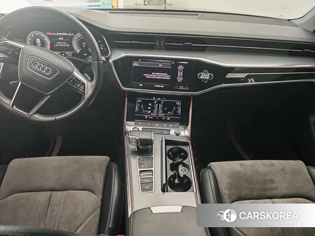 Audi A6L 2022 Черный из Китая