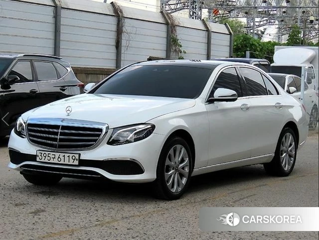 Mercedes-Benz E-Class W213 2019 Белый из Кореи