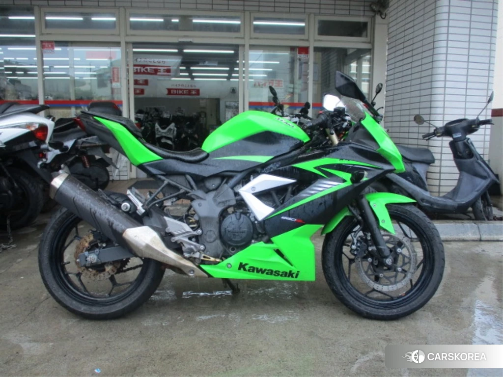 Проданный Kawasaki NINJA 250 2015 из Японии