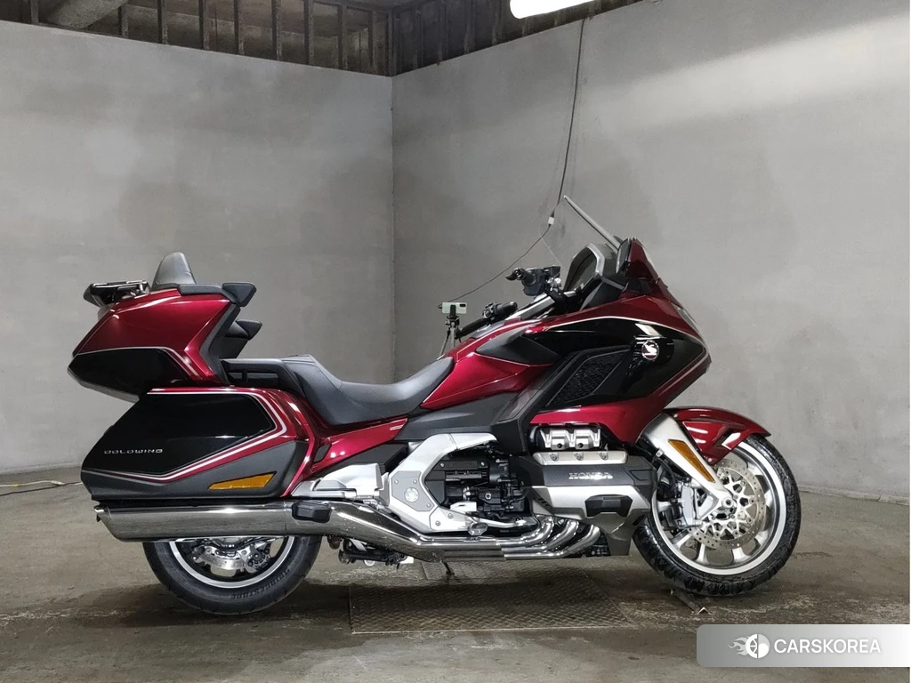 Проданный Honda GL1800 TOUR 2018 из Японии