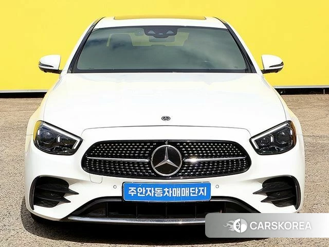 Mercedes-Benz E-Class W213 2021 Белый из Кореи