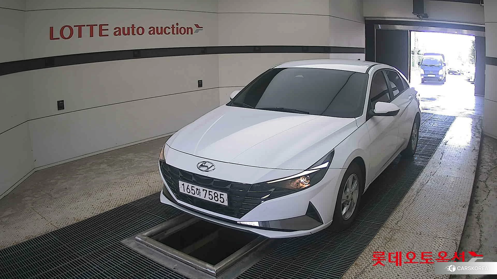 Hyundai Avante 2022 Polar White из Кореи