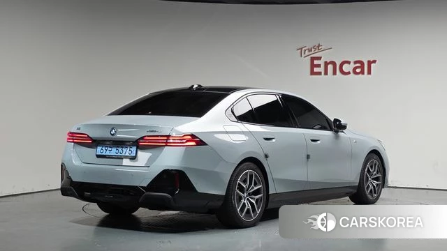BMW i5 (G60) 2025 Небесно-голубой из Кореи