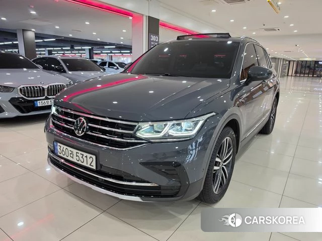 Volkswagen Tiguan second Generation 2022 Серый из Кореи