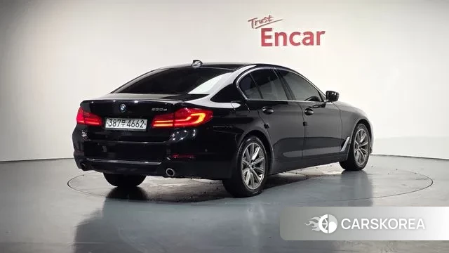 BMW 5 Series (G30) 2020 Черный из Кореи