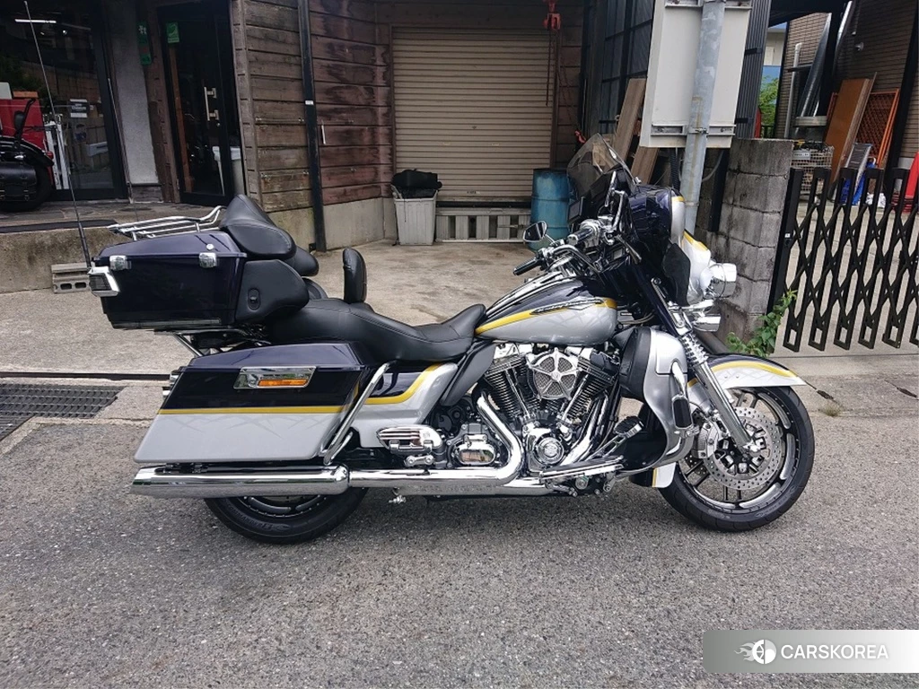Проданный Harley-Davidson Electra Glide FLHTCUSE1800 CVO 2012 из Японии, фото 2
